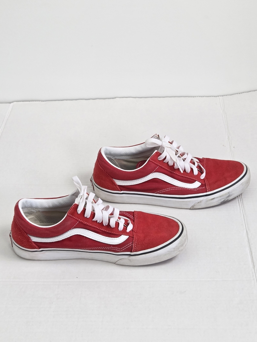 Vans Old School Men's Size 9 Red and White Suede/Canvas Sneakers - Picture 2 of 7